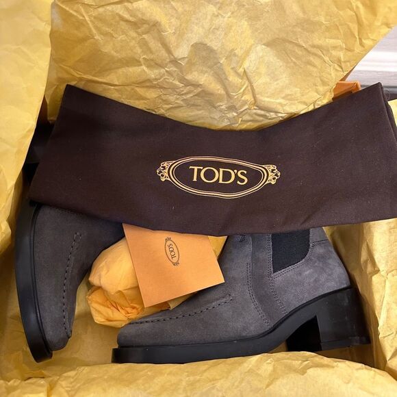TOD’S Gray  Women's Tronchetto Ankle  suede Boots size US 5 1/2, new - Picture 10 of 11